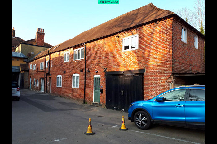 1 Bedroom Apartment For Sale In Weavers Yard -, West Street, Farnham, GU9