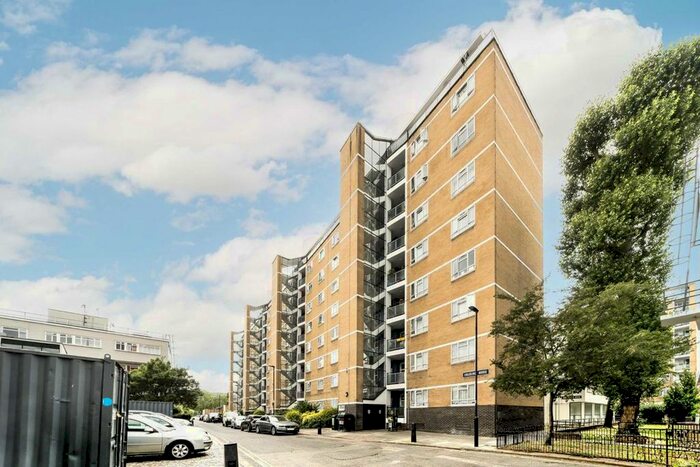 3 Bedroom Flat To Rent In Churchill Gardens, London, SW1V