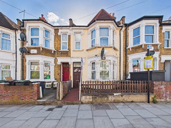 3 Bedroom Property To Rent In Fairbourne Road, Tottenham, London, N17