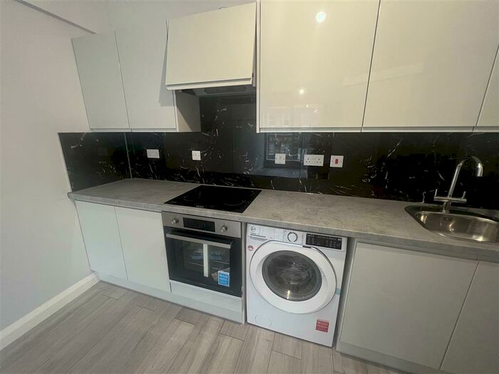 1 Bedroom Apartment To Rent In Station Street, Burton On Trent, DE14