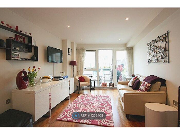 1 Bedroom Flat To Rent In Clerkenwell Road, London, EC1M