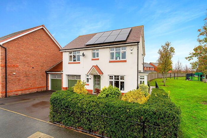 3 Bedroom Detached House For Sale In Old Coach Road, Runcorn, WA7