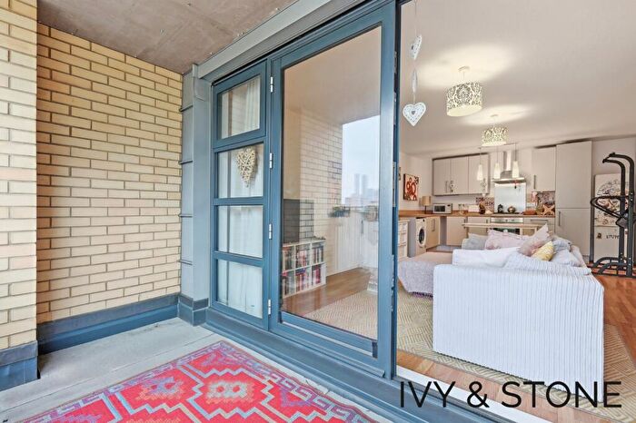 1 Bedroom Apartment For Sale In Fawe Street, London, Greater London, E14