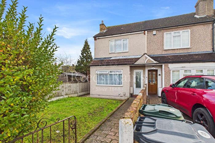 2 Bedroom Terraced House To Rent In Bath Road, Dartford, Kent, DA1