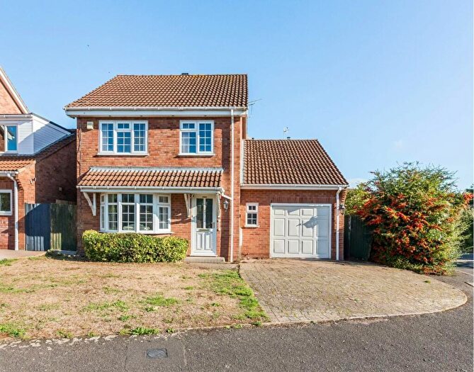 4 Bedroom Detached House For Sale In Winchelsea Close, Banbury - Cul-De-Sac Location, OX16