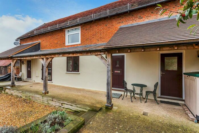 1 Bedroom Flat To Rent In Grove Heath Road Ripley, GU23