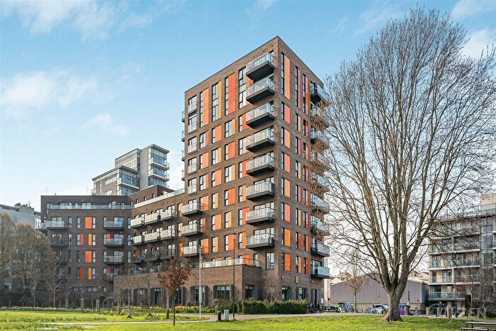 2 Bedroom Flat For Sale In The Boathouse, Cotall Street, London, E14