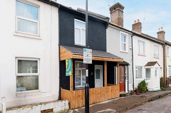 3 Bedroom Terraced House To Rent In Keens Road, Croydon, CR0