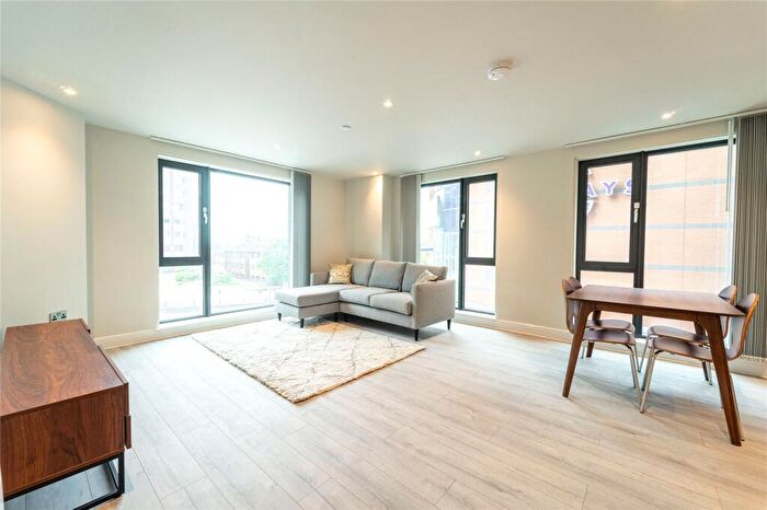 2 Bedroom Apartment To Rent In St Martins Place, Broad Street, Birmingham, West Midlands, B15