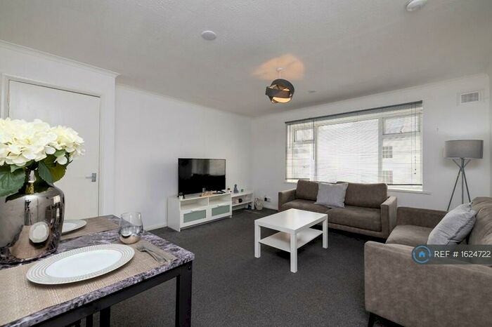 2 Bedroom Flat To Rent In Alexandra Court, Leamington Spa, CV31