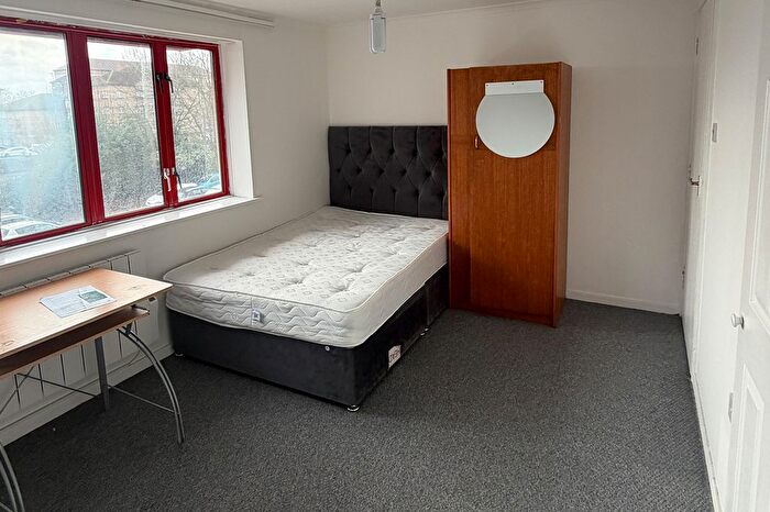 Studio To Rent In Eleanor Way, Waltham Cross, EN8