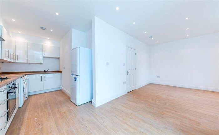 2 Bedroom Flat To Rent In Archway Road, N6