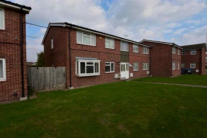 1 Bedroom Flat To Rent In Link Road, Canvey Island, SS8
