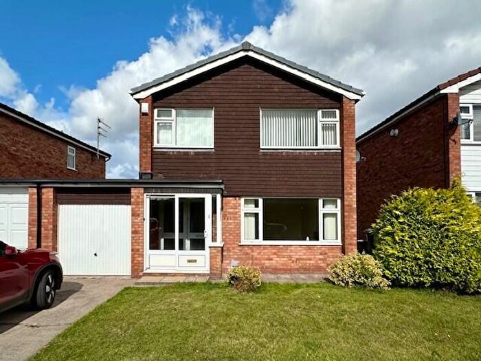 3 Bedroom Link Detached House To Rent In Camarthen Close, Winsford, CW7