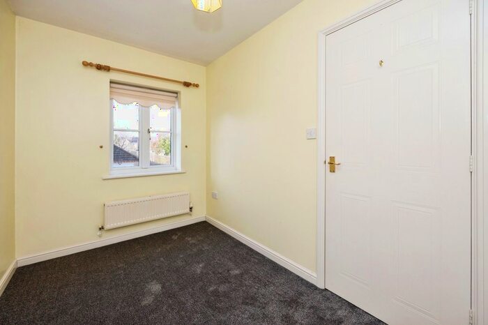 2 Bedroom Semi-Detached House For Sale In Aylesbury Road, Kennington, Ashford, Kent, TN25