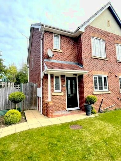 3 Bedroom Semi-Detached House To Rent In Abbey Walk, Pontefract, WF8