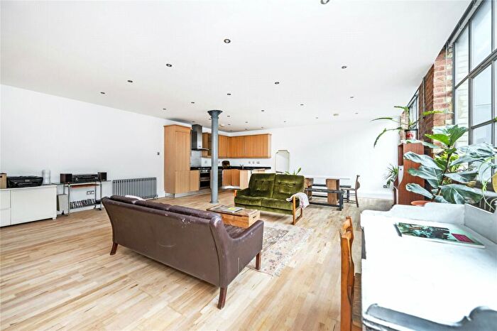 1 Bedroom Apartment For Sale In Shepherdess Place, N1