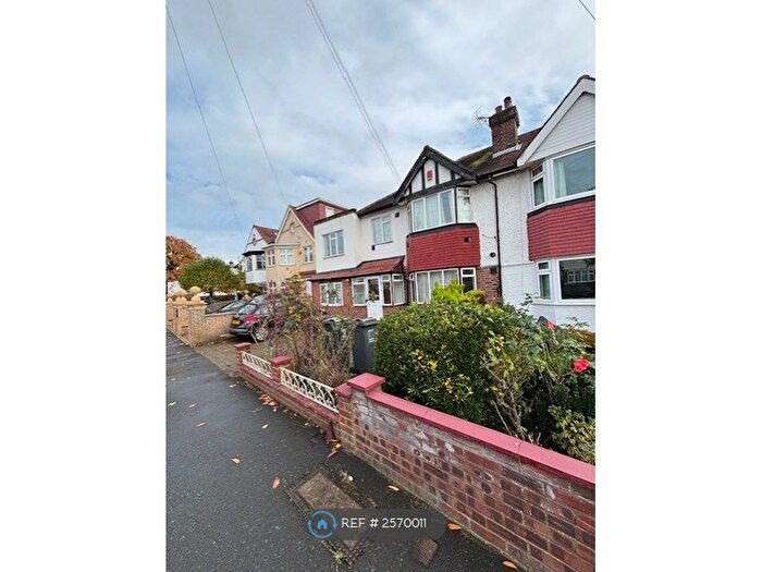 6 Bedroom Semi Detached House To Rent In Lulworth Avenue, Hounslow, TW5