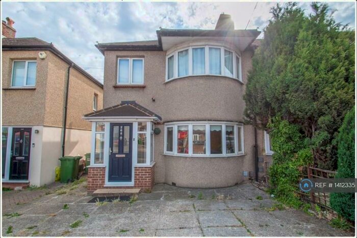 3 Bedroom Semi-Detached House To Rent In Westwood Lane, Welling, DA16