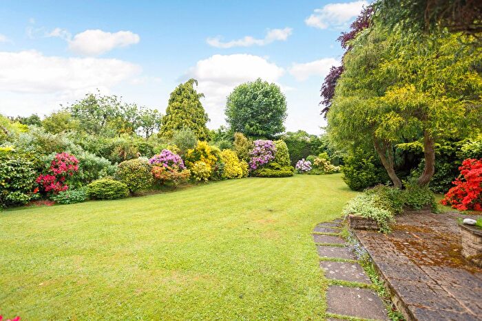 5 Bedroom Detached House For Sale In Crawley Road, Horsham, RH12