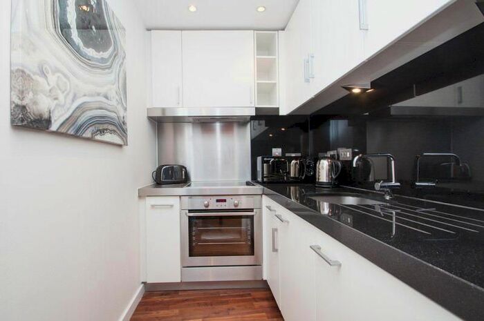 Studio To Rent In New Providence Wharf, Fairmont Avenue, Blackwall, Canary Wharf, London, E14