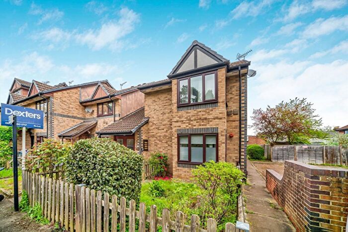 Studio To Rent In Weavers Close, Isleworth, TW7