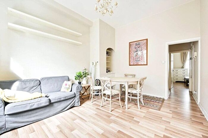 2 Bedroom Flat To Rent In Ifield Road, London, SW10