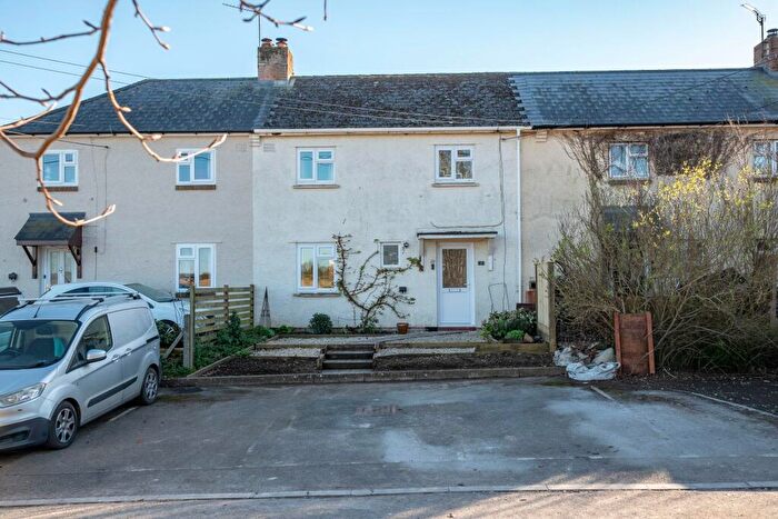 3 Bedroom Terraced House For Sale In Amesbury Road, Cholderton, SP4