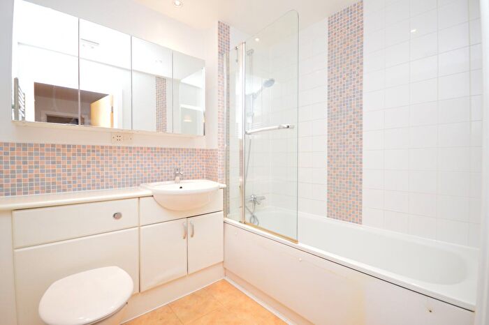1 Bedroom Flat To Rent In Spring Place, Barking, IG11