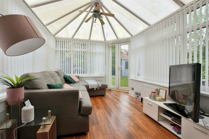4 Bedroom Detached House For Sale In Sorrel Drive, Hull, HU5