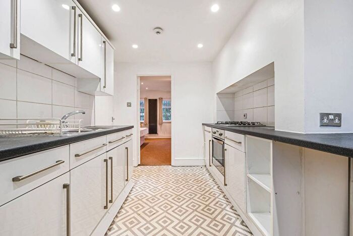 3 Bedroom Maisonette To Rent In Richmond Road, Ham, Kingston Upon Thames, KT2
