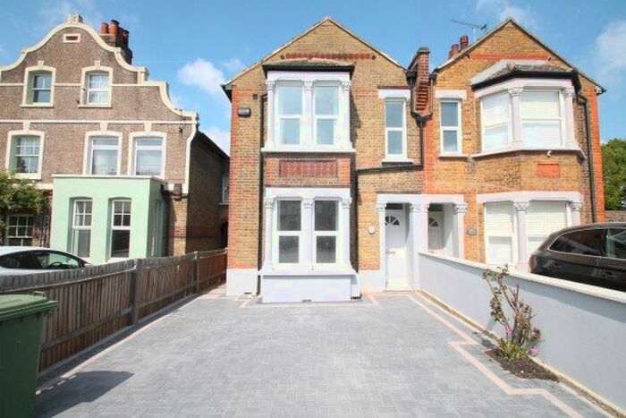 3 Bedroom Property To Rent In The Brent, Dartford, DA1