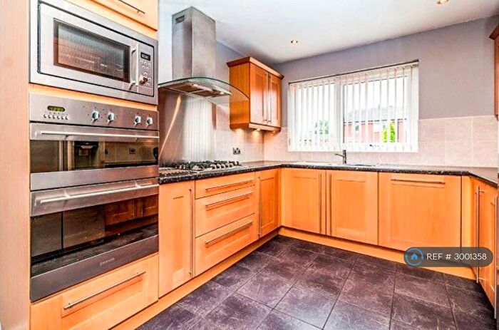 3 Bedroom Terraced House To Rent In Burland Close, Salford, M7