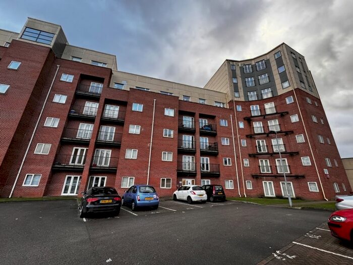 3 Bedroom Flat To Rent In City Link, Hessel Street, Salford., M50