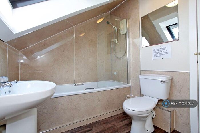 5 Bedroom Flat To Rent In Lilybank Place, Aberdeen, AB24