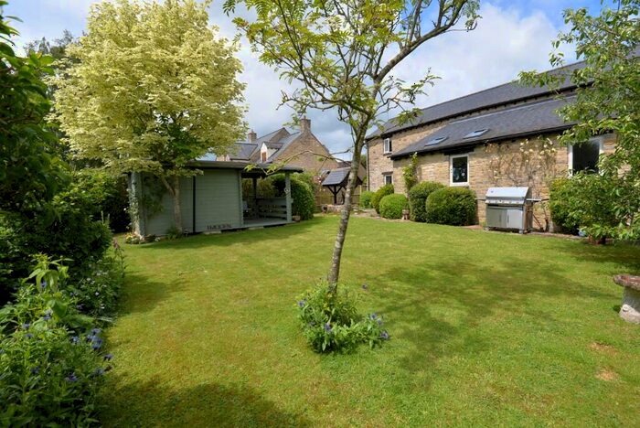 4 Bedroom Detached House To Rent In Meadow Drive, OX27