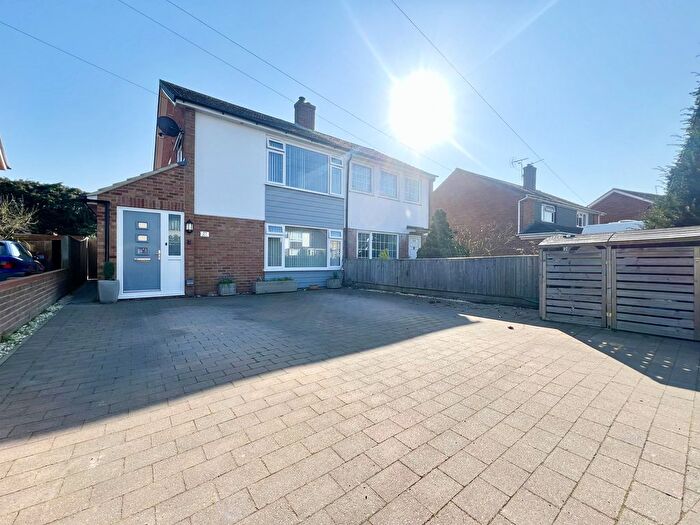 3 Bedroom Semi Detached House For Sale In Merritt Road, Didcot, OX11