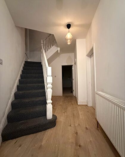 6 Bedroom Terraced House To Rent In Burlington Avenue, Oldham, OL8