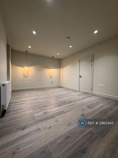 1 Bedroom Flat To Rent In Brooke Road, London, N16