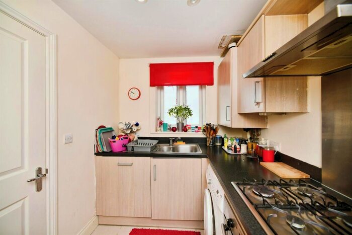 2 Bedroom Flat For Sale In Newlands Road, Rottingdean, Brighton, BN2