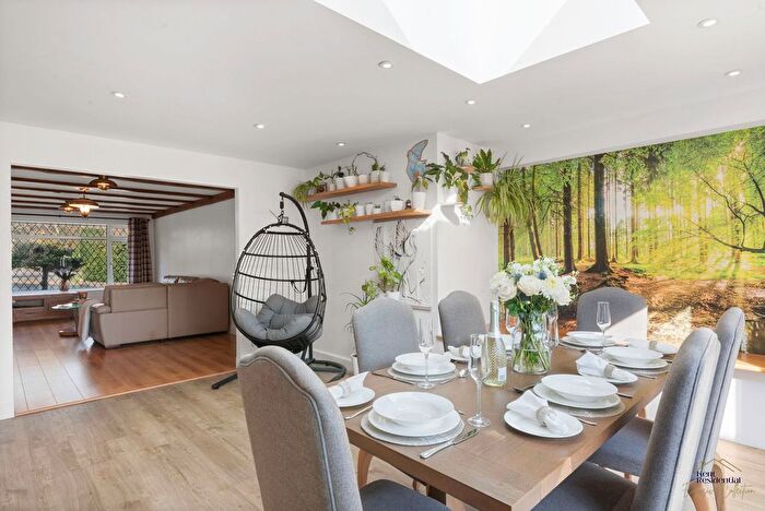 5 Bedroom Detached House For Sale In Willington Street, Maidstone, ME15