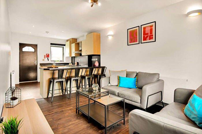 4 Bedroom House To Rent In Meanwood Road, Leeds, LS6