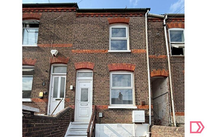 2 Bedroom Terraced House To Rent In Milton Road, Luton, LU1