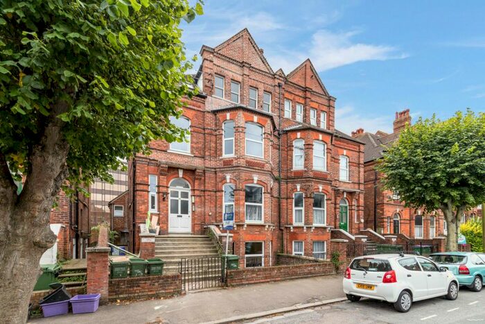 2 Bedroom Flat To Rent In Millfield, Folkestone CT20