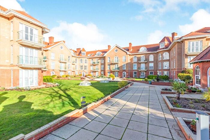 2 Bedroom Flat For Sale In Richmond Court Gardens, Cromer, NR27