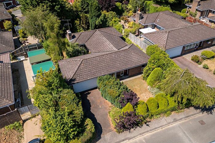 3 Bedroom Detached Bungalow For Sale In Whetstone Close, Welwyn, AL6