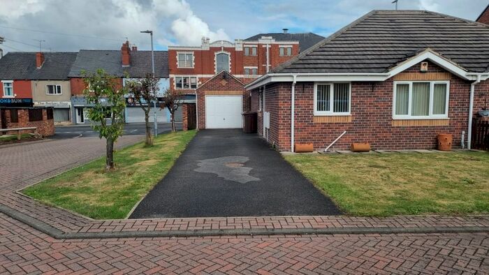 2 Bedroom Semi-Detached Bungalow To Rent In Springwell Court, Pontefract, WF9