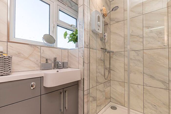 1 Bedroom Flat To Rent In Corunna Crescent, Oxford, OX4