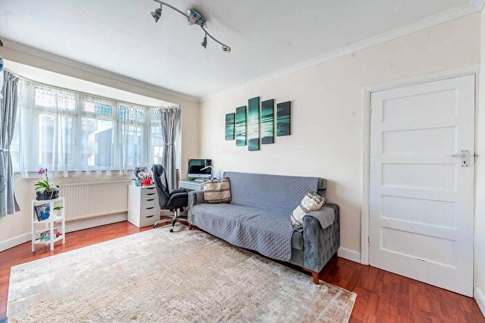 2 Bedroom Flat For Sale In Harrow View, North Harrow, Harrow, HA2