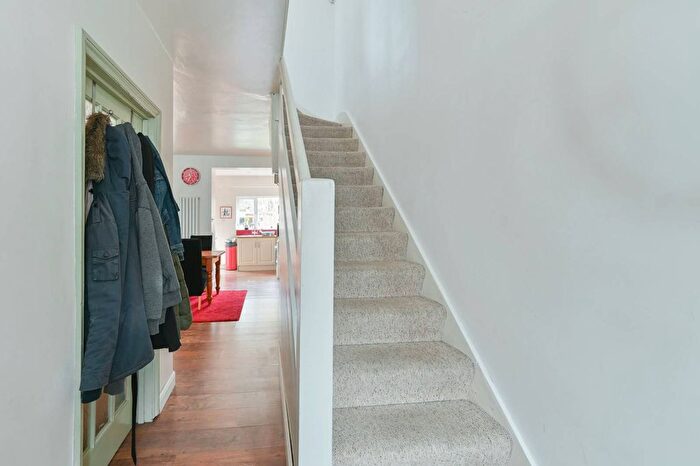 3 Bedroom Terraced House For Sale In Heyford Road, Mitcham, CR4